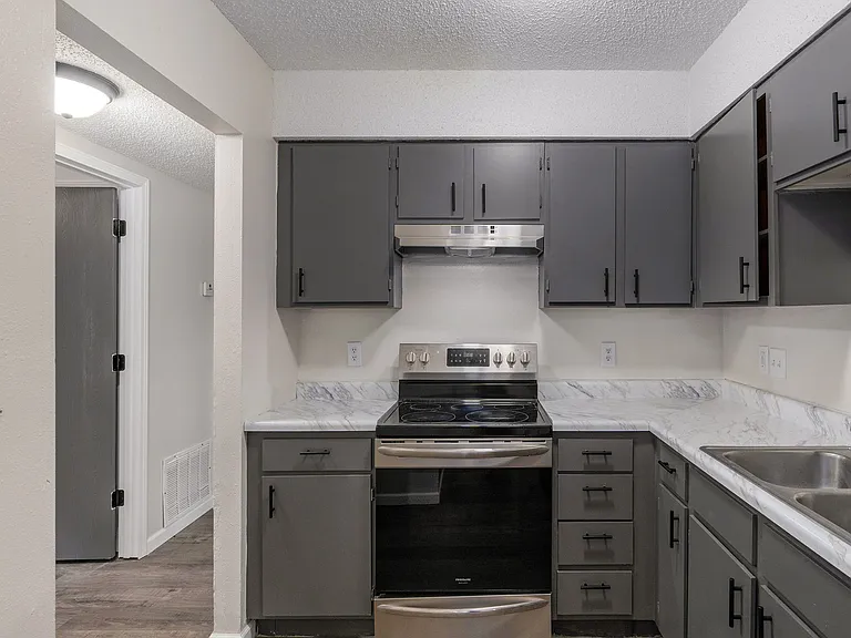 1221 S Park Ave #9 — Photo 12
