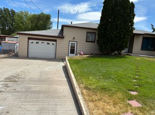 800 1/2 Maurice St, Twin Falls, ID 83301