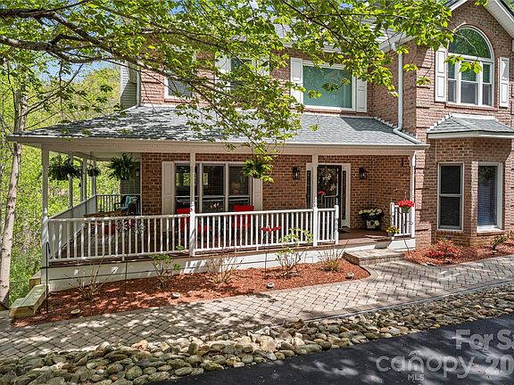 3rd image of 483 Heather Marie Dr