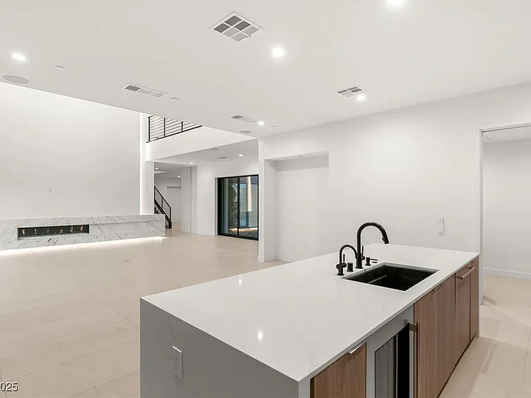 7385 Heron Canyon Ct — Photo 10