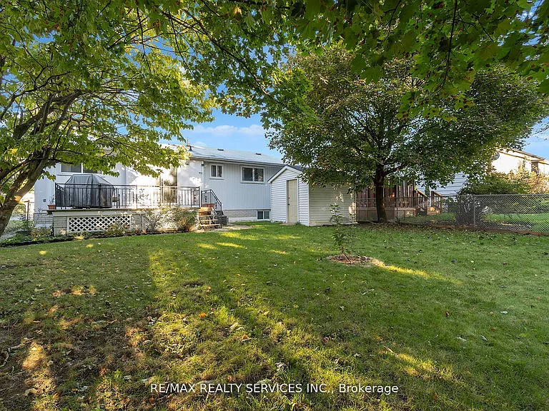 81 Glenforest Rd — Photo 24