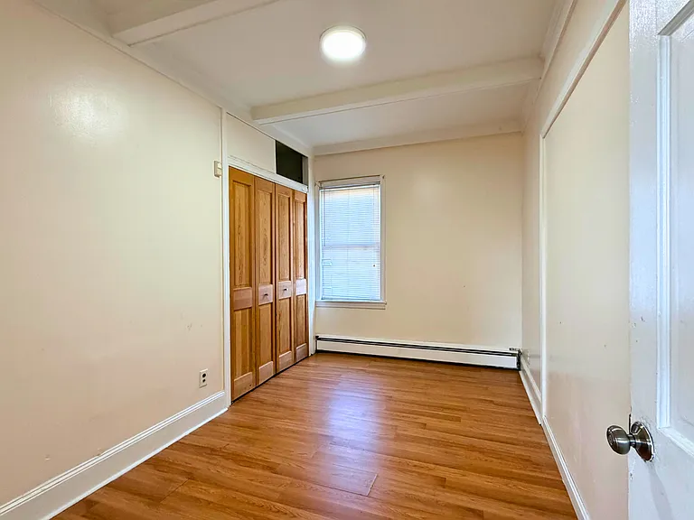 136 Seamans St #1R — Photo 5