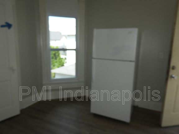 5th image of 308 N Monroe St Unit 3