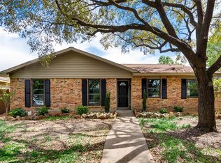 1822 Paxton Dr, Carrollton, TX 75007