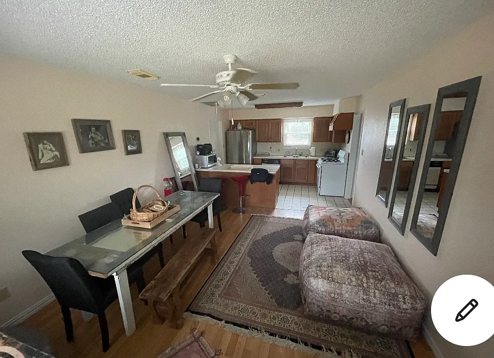 3 bed, 2.5 bath, 1600 sqft, $2,000 — Photo 3