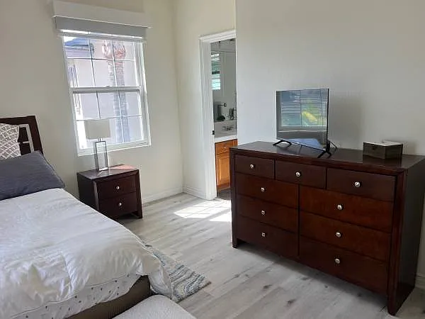1 bed, 550 sqft, $1,700 — Photo 4