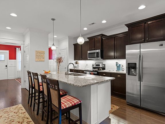 3rd image of 8242 Roy Ln