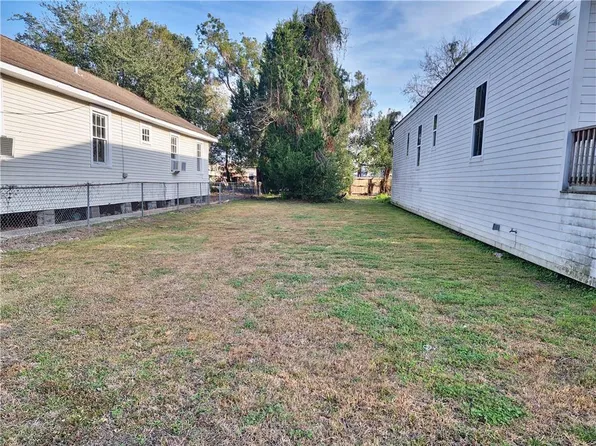 4119 Hollygrove St, New Orleans, LA 70118