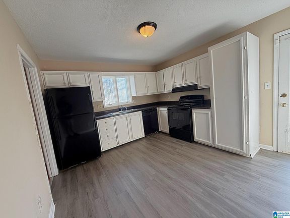 4th image of 245 Walden Ct