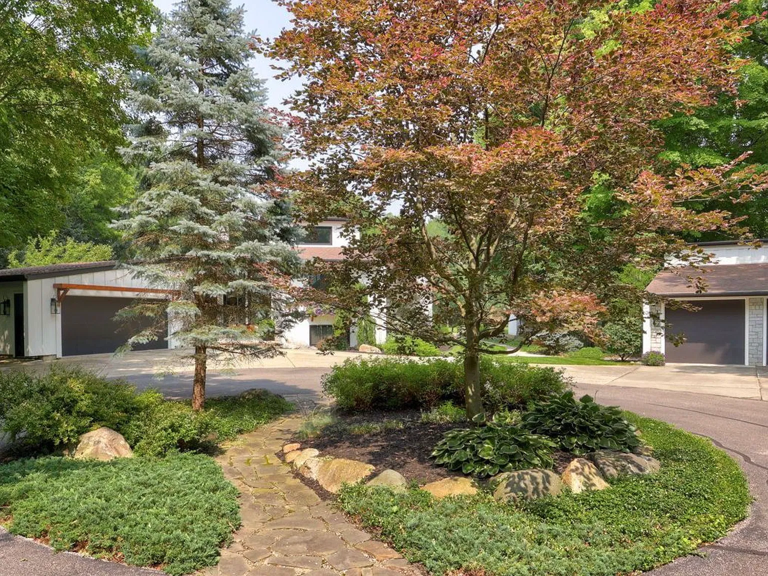4 bed, 3237 sqft, $3,200 — Photo 3