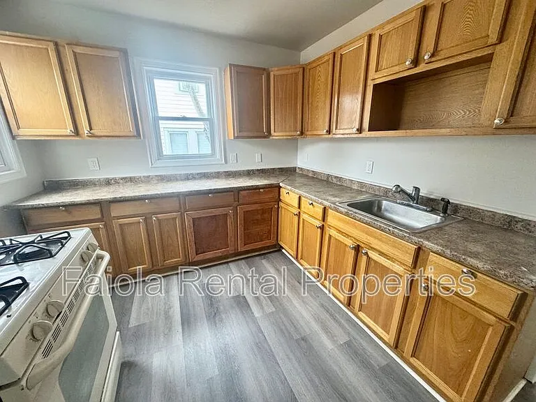 706 Buck St — Photo 6