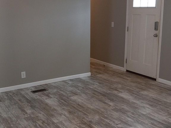 4th image of 102 Meadow Dr