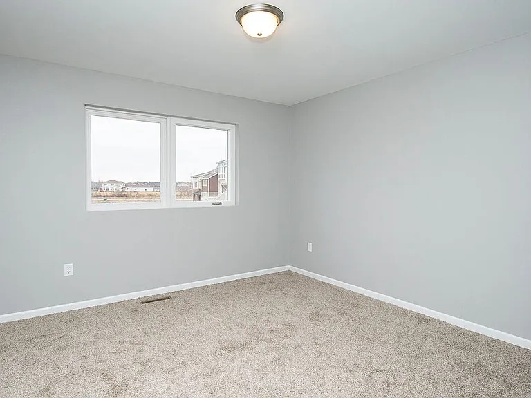 121 Sleeper Way — Photo 7