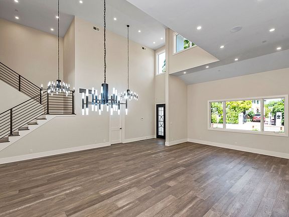 4th image of 545-547 Palmer Ln
