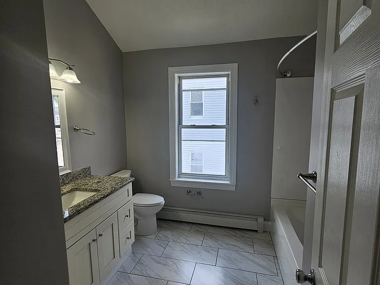 92 Hamilton St #5 — Photo 3