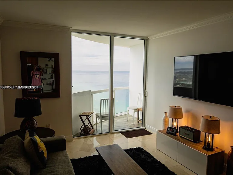 6365 Collins Ave #2710 — Photo 8