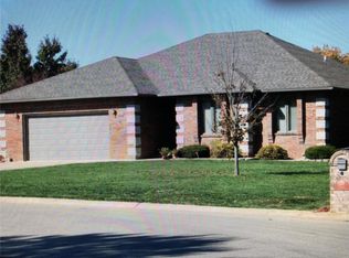 417 Planeview Ave, Lebanon, MO 65536