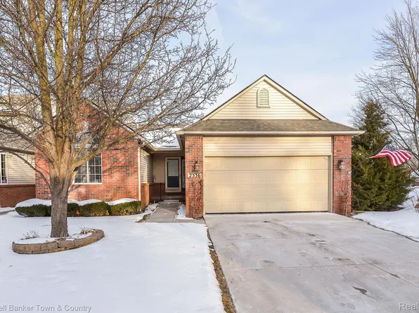 2536 Woodcliff Trl, Hartland, MI 48353
