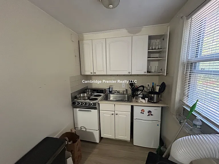 Kirkland St — Photo 12