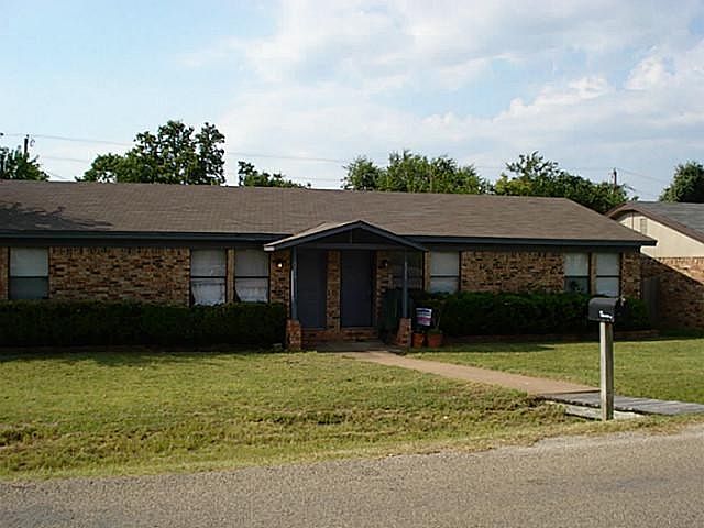 1st image of 946 Meadowlark Cir