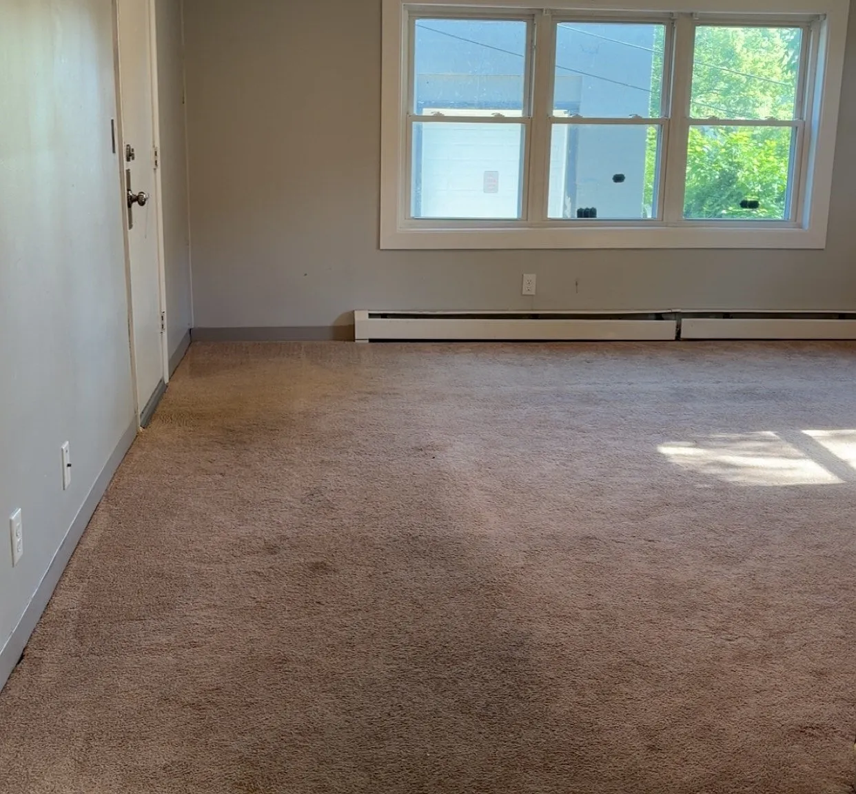 3 bed, 1.0 bath, 1500 sqft, $1,950 — Photo 1