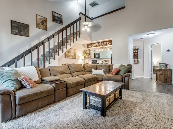 10527 Perrin Beitel #C205, San Antonio, TX 78217