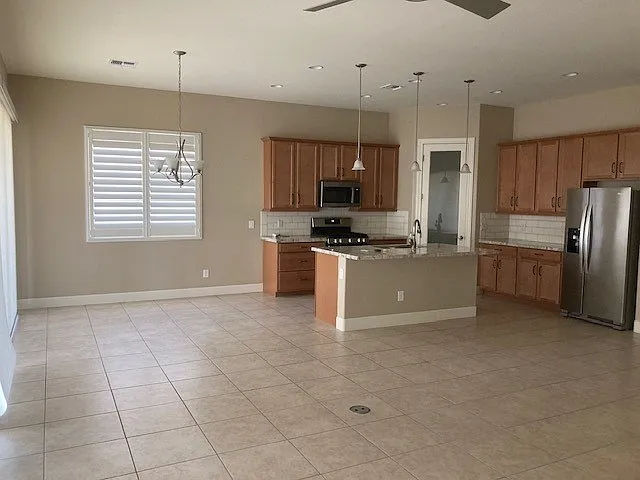 Kitchen & Dining area