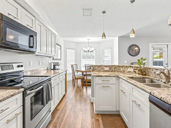 5533 NW Cordrey Street, Port St Lucie, FL 34986