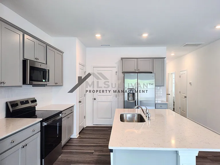 875 Pilot St — Photo 8