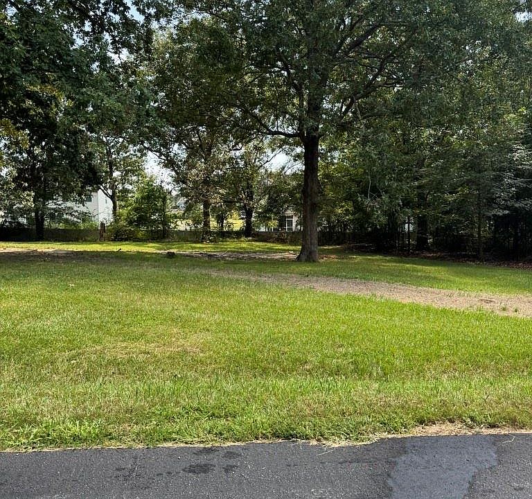 2nd image of 4216 Scarlet St