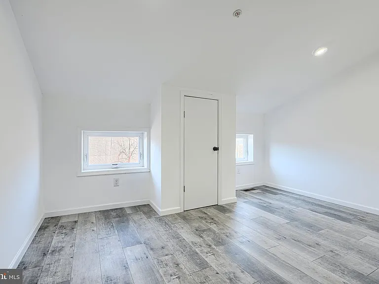 7 Carrollton Ave — Photo 25