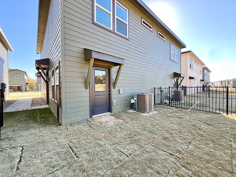 3501 E Renfro St #106 — Photo 31