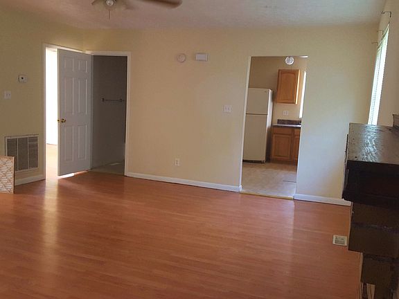 4th image of 231 E Churchwell Ave