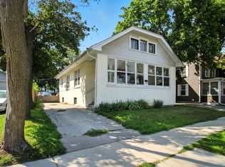 709 S River St, Aurora, IL 60506