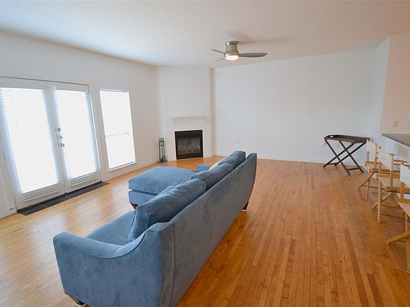 2nd image of 4108 Office Pkwy APT 301