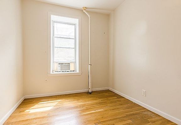 4th image of 62-64 Forsyth St #3