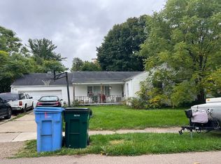 1309 Pierce Rd, Lansing, MI 48910