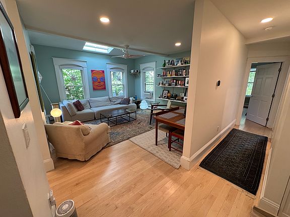 4th image of 8 Myrtle St APT 2