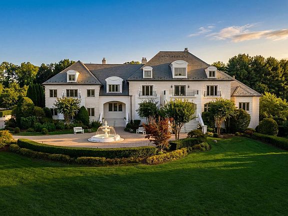 3rd image of 1521 Hunter Mill Rd