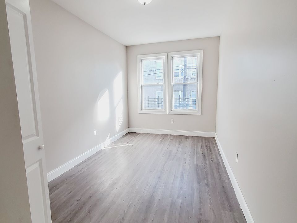 2nd image of 122 Virginia Ave #1B