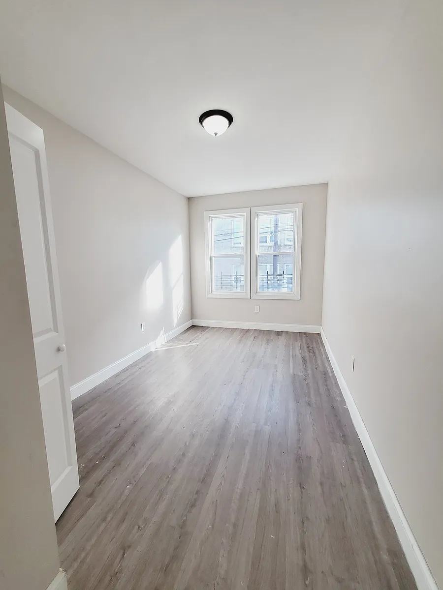 Building Photo - 122 Virginia Ave #1B