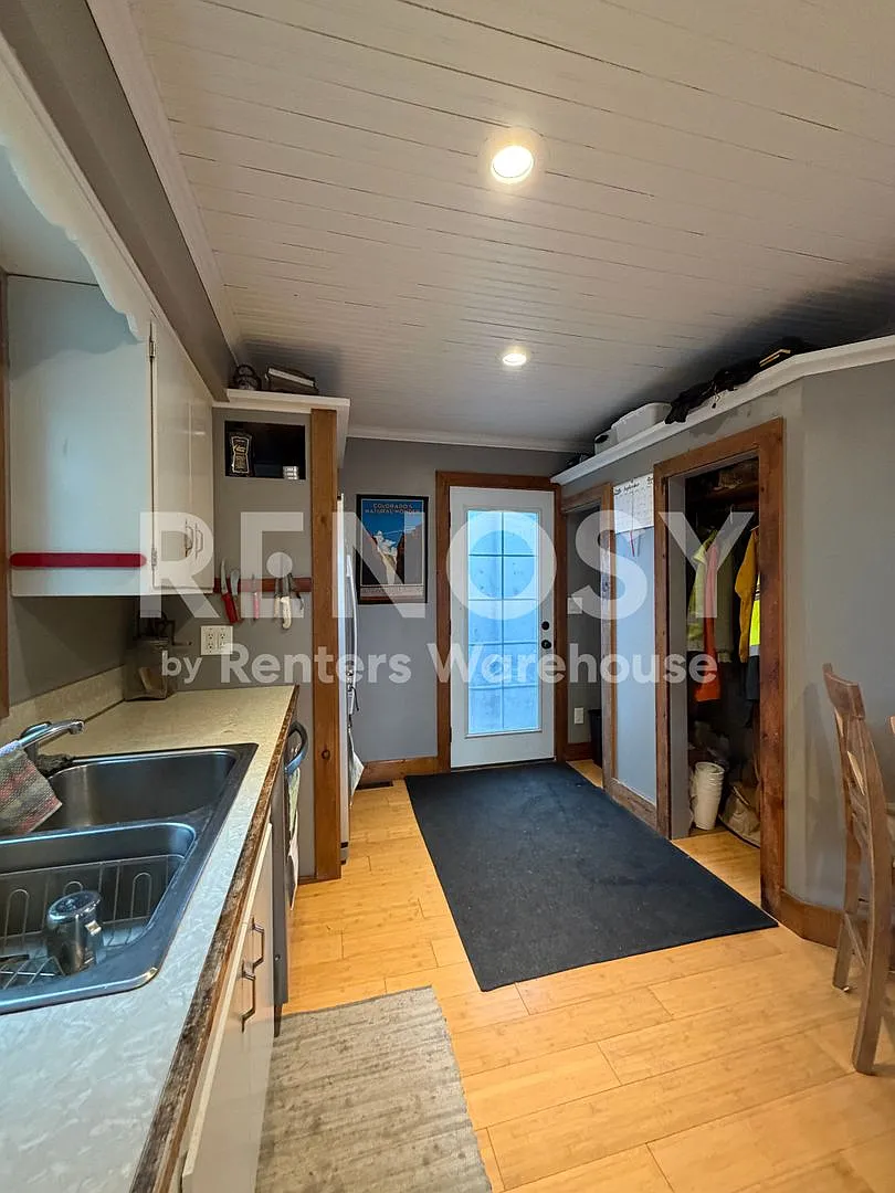 Available October 15th 3 Bedroom 1 Bath Single Family Home in Jordan — Photo 4