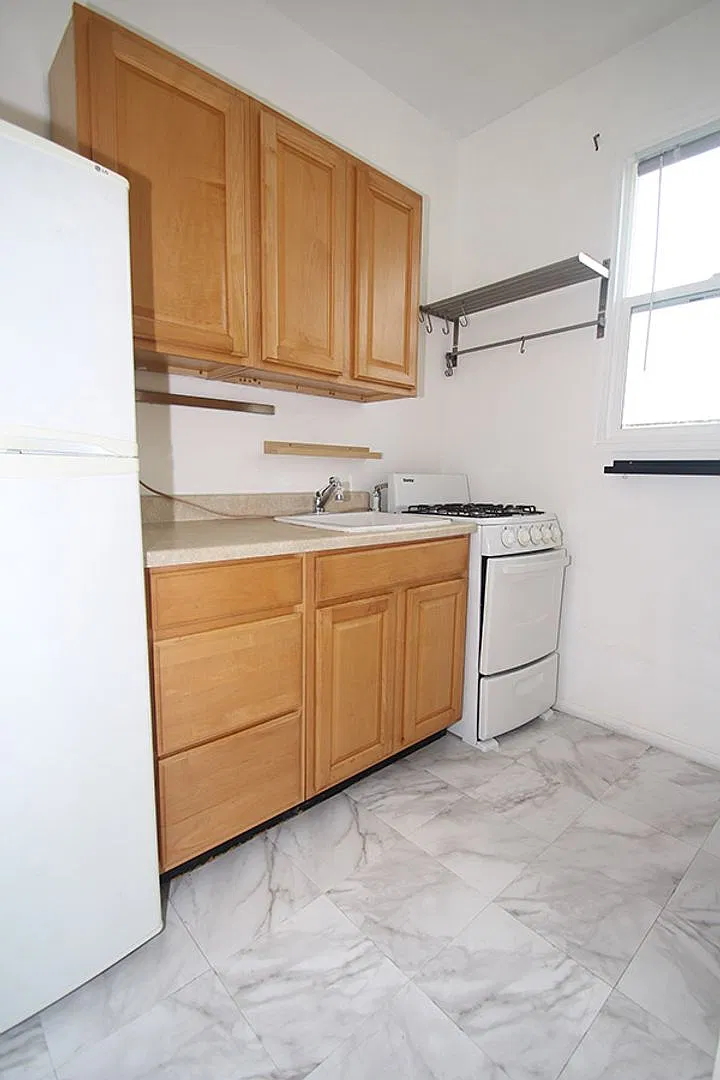 1414 Apartments — Photo 4