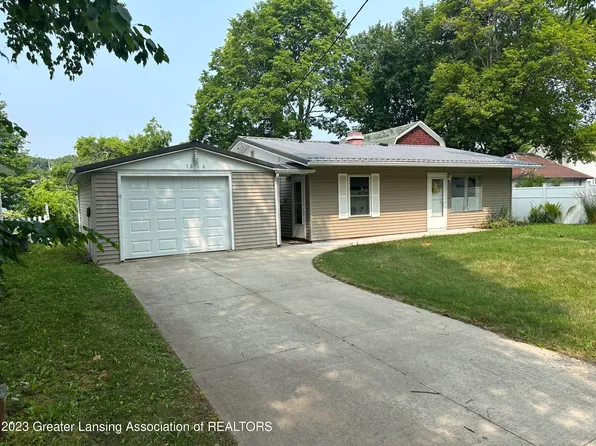 1228 S Montgomery St, Hastings, MI 49058