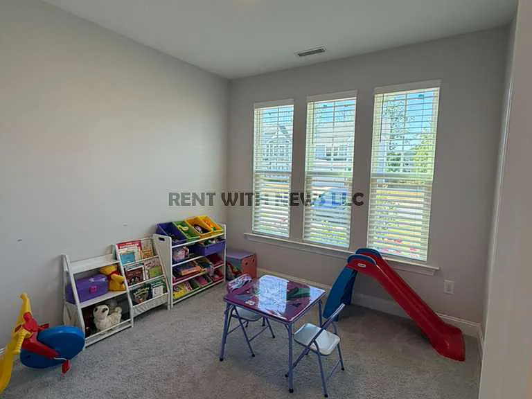 503 Ressler St — Photo 17