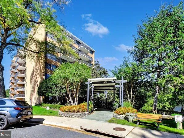 2030 N Adams St APT 603, Arlington, VA 22201