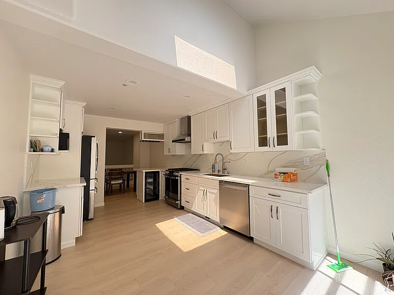 414 Galleria Dr #4 — Photo 17