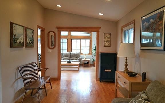 4th image of 1030 S Leslie Ln