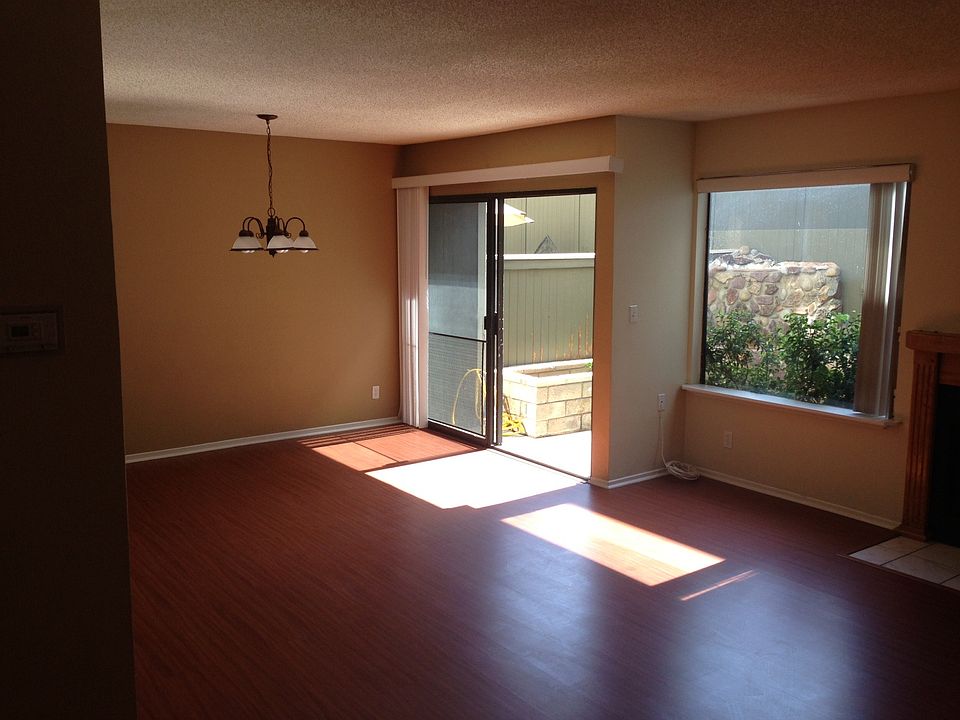 1st image of 27118 Crossglade Ave Unit 3