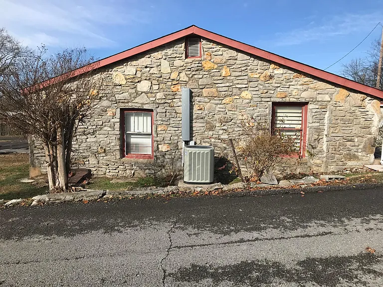 229 Wood Dr — Photo 3